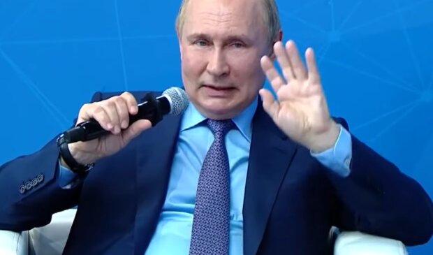 Переводчик не выдержал и выругался матом, переводя Путина. Видео