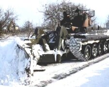 Снігоприбиральний танк, фото: скріншот You Tube