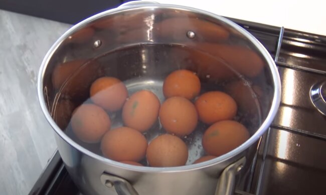 Вареные яйца: скрин с видео