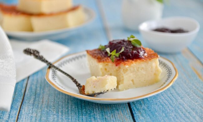 Вкус детства: рецепт пышной творожной запеканки в духовке