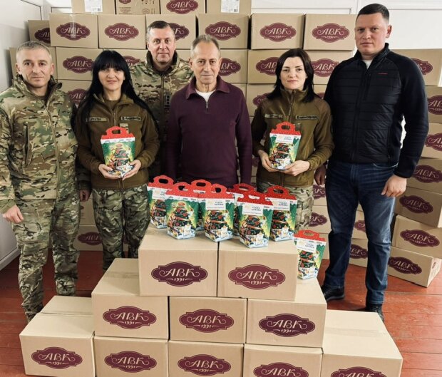 "Святой Николай - детям украинских Героев": Томенко передает 1300 подарков, компенсированных ЕСПЧ