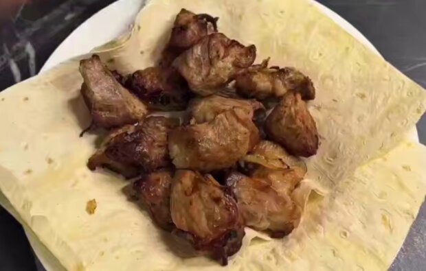 Шашлик в аерогрилі, кадр з відео