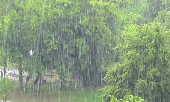 Дощі змусять сидіти вдома. В яких регіонах не пощастить з погодою на вихідних