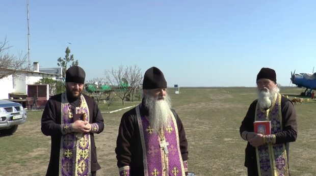 Священники. YouTube