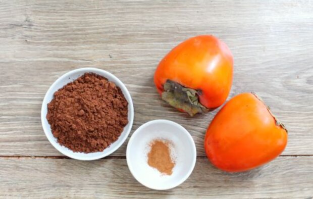 Шоколадний десерт із хурми, кадр з відео