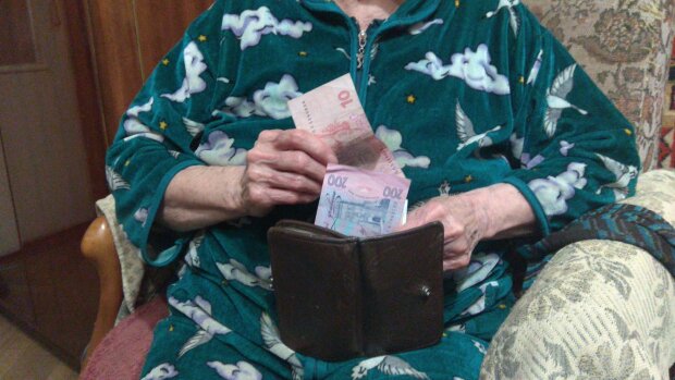 Подкуп от властей: с 1 декабря украинцам выдадут деньги. Кто и сколько получит