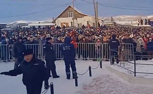 Масові протести в Росії: Путін відбивається за допомогою спецназу, людей б'ють та відвозять. Відео