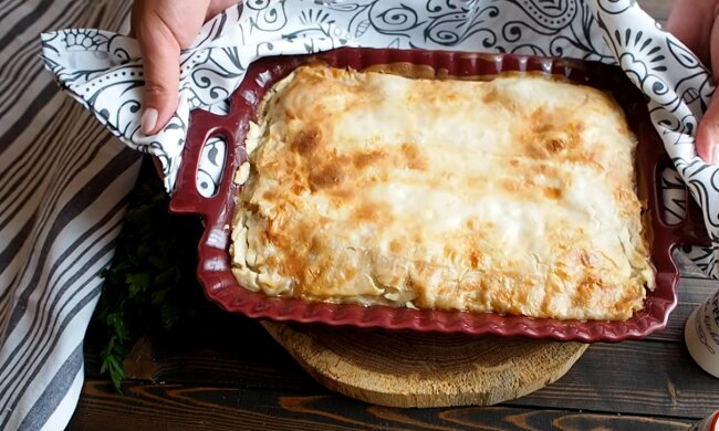 Рецепт дуже ніжної курки в кефірі із солодким перцем, запеченою у лаваші. Фото: YouTube