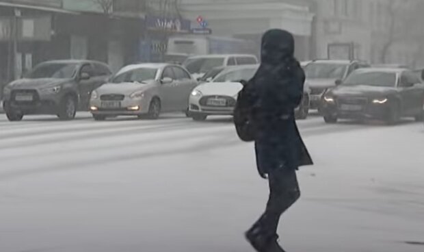 В Україні випав перший сніг: Карпати замітає, вдарив мороз