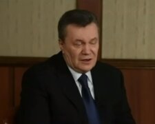 Люди в цепях, камеры заклеивают изолентой: Янукович открыл в Питере тайное заведение