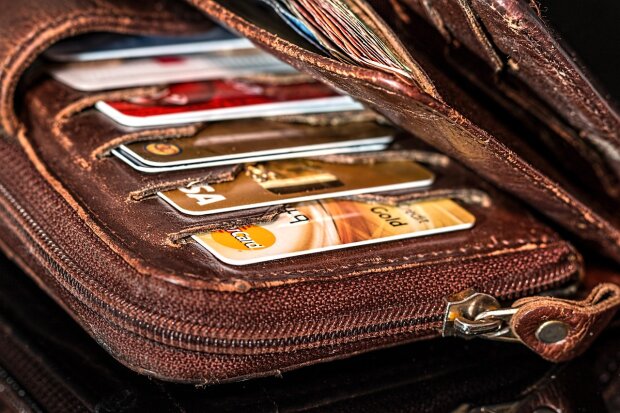 Деньги. Бумажник. Фото:  Steve Buissinne с сайта Pixabay