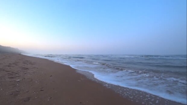 Ни медуз, ни насекомых, ни водорослей: в Украине нашли самый чистый пляж на Черном море. Видео