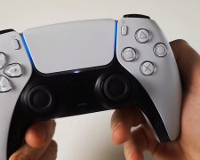 Sony показала свой первый электромобиль, которым можно управлять с помощью геймпада PlayStation 5