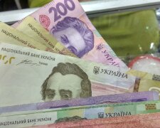 Накинут по 5 тысяч гривен в месяц: названы категории граждан, которым полагаются повышенные социальные выплаты