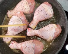 Возьмите паприку, сметану и помидоры: рецепт самых сочных куриных ножек, от которых все будут в восторге