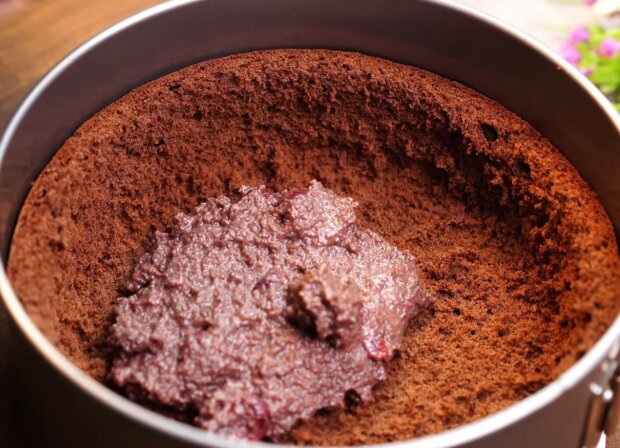 Торт "Пьяная вишня", кадр из видео