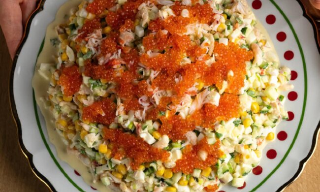 Який салат приготувати на Новий рік, щоб усі "ахнули": цей рецепт затьмарить "Олів'є", "Мімозу", "Шубу" та "Крабовий"