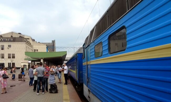 Массовая отмена поездов: Укрзализныця экстренно оповестила клиентов. Успейте сдать билеты