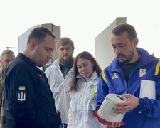 Валерій Дубіль, Віта Присяжнюк, Євген Довбня та БФ «Надія» забезпечили стабпункти Куп’янська і Покровська апаратами Easy Pulse