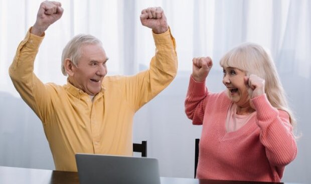 Щасливі пенсіонери фото: youtube.com