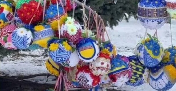 І як це назвати? На Львівщині вкрали з ялинки іграшки, якими уславилася дружина українського воїна