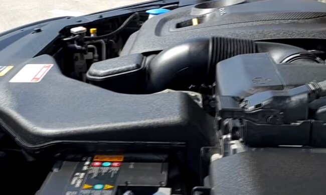 Двигун автомобіля: скрін з відео