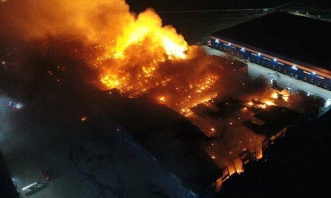 Хотели запретить Украину: под Москвой сгорело крупнейшее издательство России