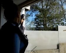 Миття вікна: скрін з відео