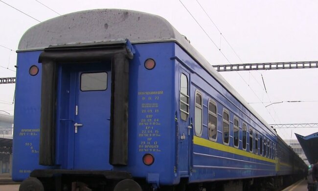 Пассажиров уже предупредили: с сентября купить билеты на поезд через старый сайт уже не получится