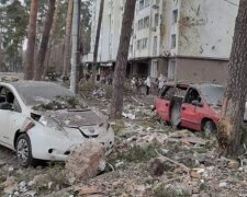 Ось що творять росіяни: під Києвом авіаударом зруйновані житлові будинки. Це Ірпінь