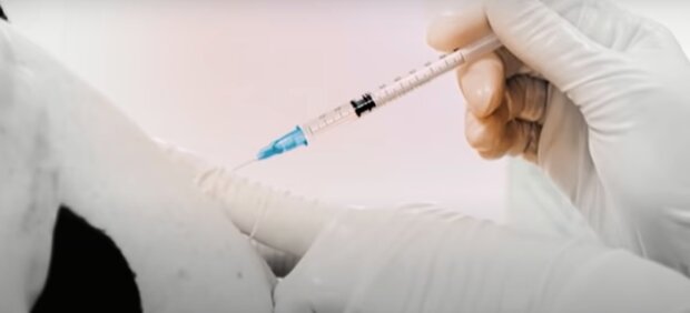 Названа самая безопасная вакцина от коронавируса