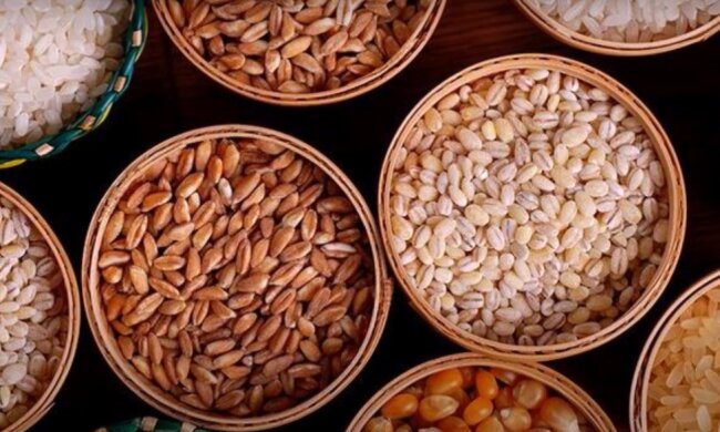 Мясо, сахар, молоко и крупы: украинцам начнут раздавать бесплатные продукты. Полный список