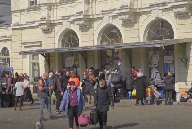 С деньгами начнутся проблемы: кто из украинцев в Польше останется без выплат на детей