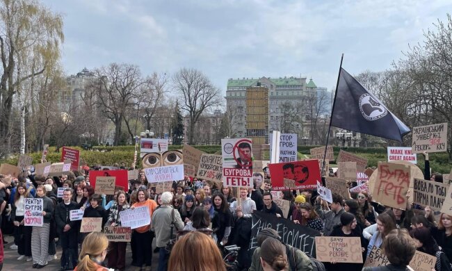 Протести в Києві: студенти Університету Шевченка вимагають звільнити ректора Бугрова після сексуальних та корупційних скандалів
