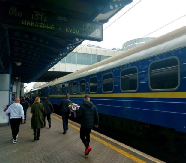 Готуйтеся до нових цін: на скільки подорожчають квитки на поїзди з Києва до Польщі