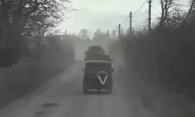 Путин сдувается: "непобедимая" армия РФ тащит в Украину технику 1970-х годов