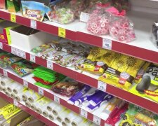Українські супермаркети викрили на хитрій "схемі": як касири "надувають" покупців