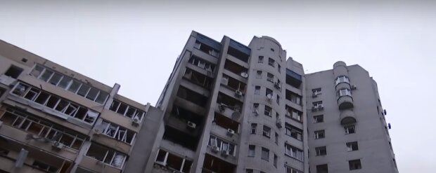 Страшно смотреть: ракета попала прямо в квартиру многоэтажки в Харькове. Фото