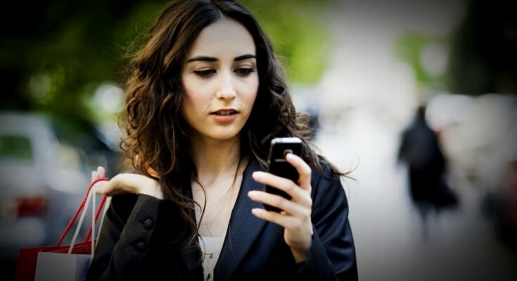 Телефонні шахраї. Фото: YouTube