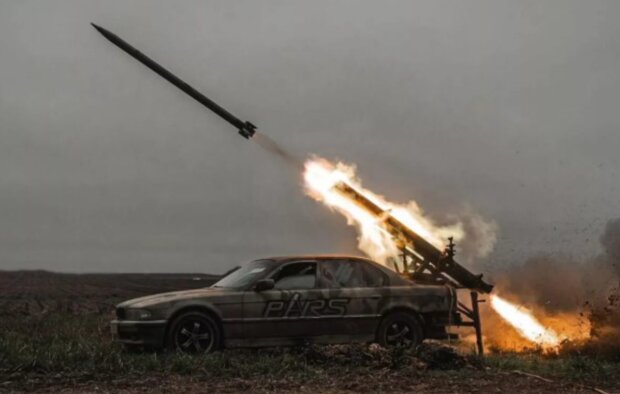 BMW 7 Series з ракетами, кадр з відео