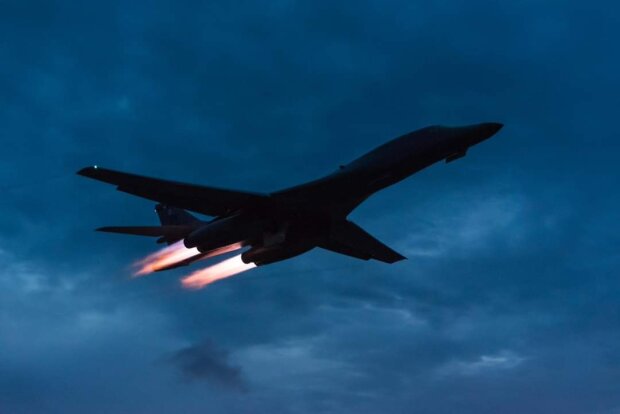 Намагалися приземлитися в тумані: у США розбився потужний надзвуковий стратегічний бомбардувальник