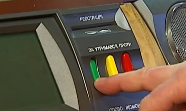 Журналист рассказала, сколько "слугам народа" платят в конвертах за голосование: "Достигает 75 тысяч долларов"