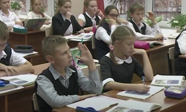 Зимові канікули для школярів та студентів: названі дати відпочинку