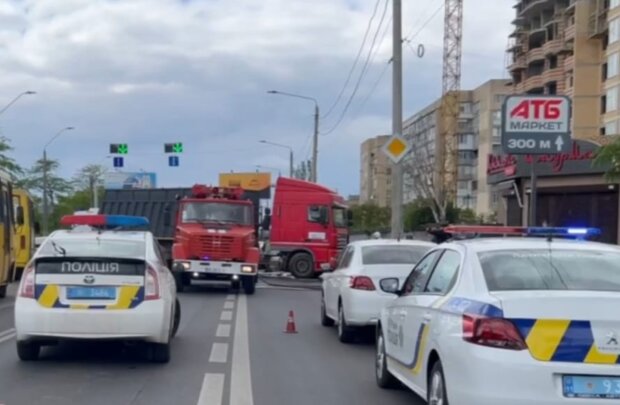 Грузовик, полиция, ДТП, фото: Нацполиция
