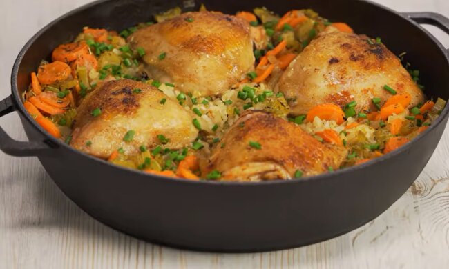 Рецепт гречки з куркою та квашеною капустою. Фото: YouTube