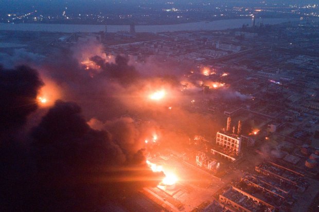 Взрыв на заводе Тяньцзяи в Китае