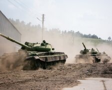Путин наступает: у границ замечена внушительная колонна танков. Боя не избежать