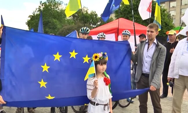 Это войдет в историю: Украину берут в ЕС. Принято официальное решение