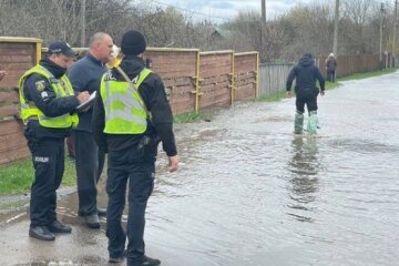 Ситуація напружена: що відомо про масштабний потоп під Києвом