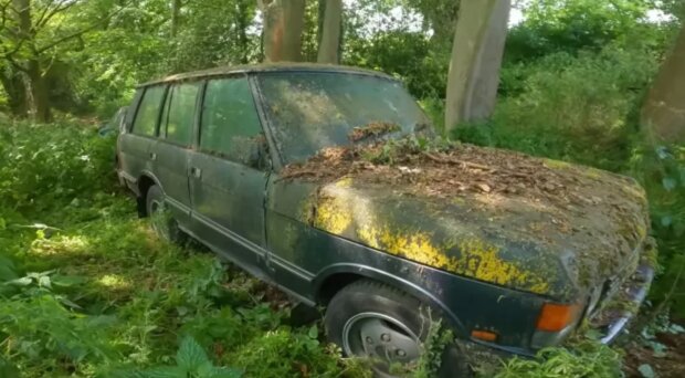Заброшенный Range Rover: скрин с видео